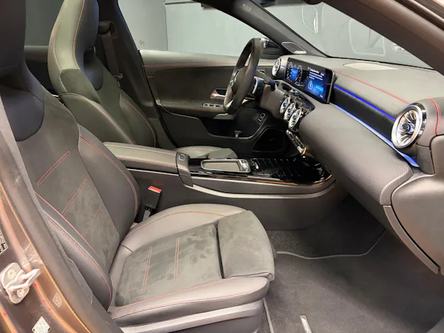 Mercedes-Benz CLA 250 4M - AMG / 360 Grad Kamera / Soundsystem / Ambiente-Licht