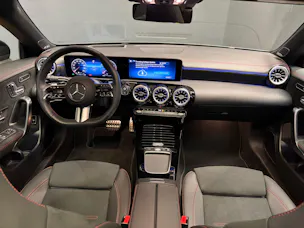 Mercedes-Benz CLA 250 4M - AMG / 360 Grad Kamera / Soundsystem / Ambiente-Licht