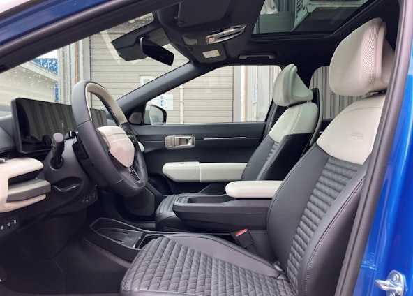 Vehicle image 4 Vehicle image 4