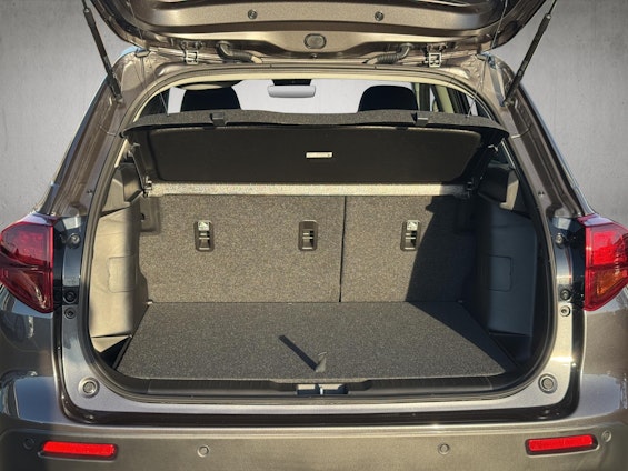 Vehicle image 14 Vehicle image 14