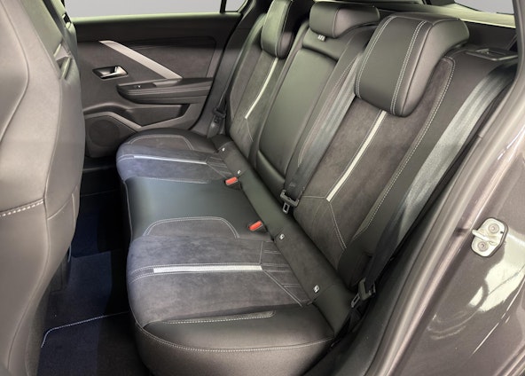 Vehicle image 6 Vehicle image 6