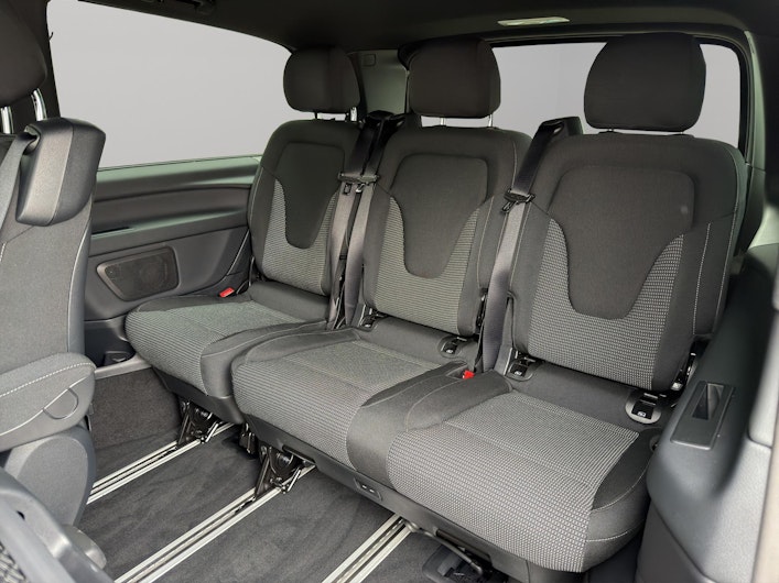 Vehicle image MERCEDES-BENZ V 250