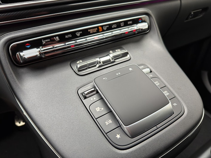 Vehicle image MERCEDES-BENZ V 250