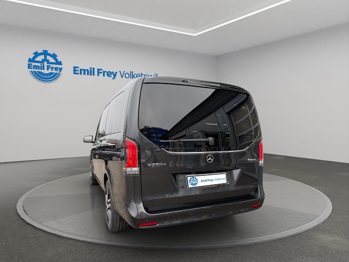 Vehicle image MERCEDES-BENZ V 250