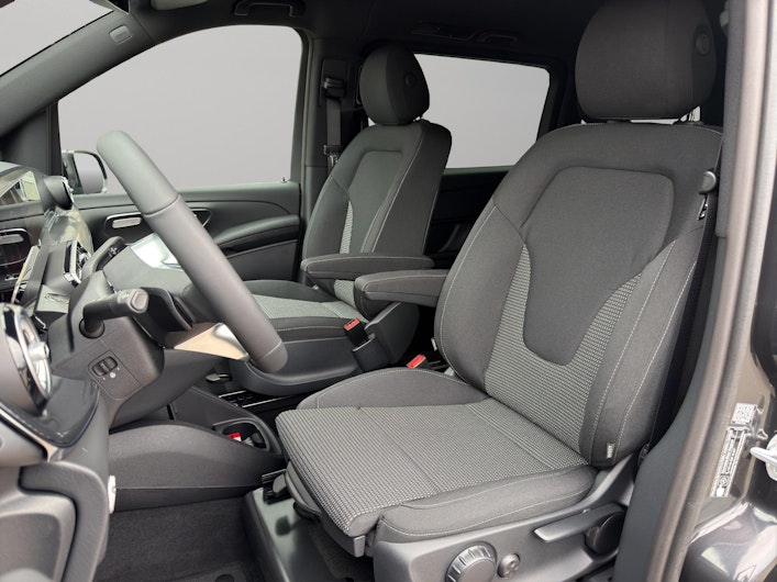 Vehicle image MERCEDES-BENZ V 250