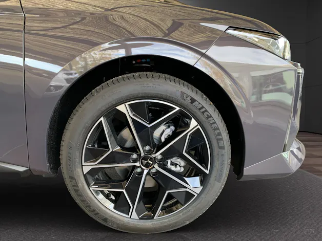 DS Automobiles No4 1.2 Hybrid Pallas