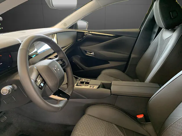 DS Automobiles No4 1.2 Hybrid Pallas
