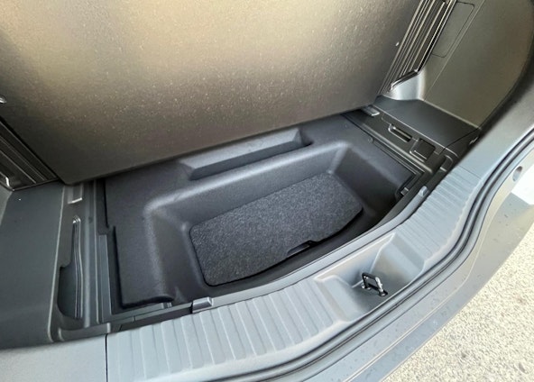 Vehicle image 16 Vehicle image 16