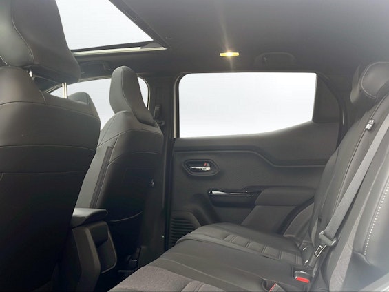 Vehicle image 9 Vehicle image 9