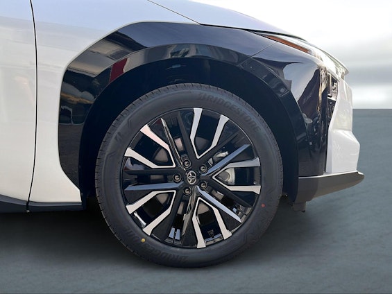 Vehicle image 4 Vehicle image 4