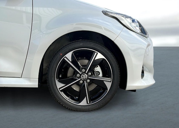 Vehicle image 6 Vehicle image 6