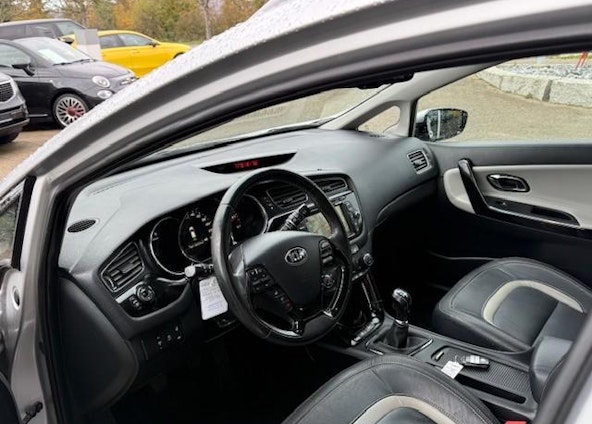 Vehicle image 4 Vehicle image 4