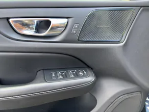 VOLVO V60 2.0 B3 Momentum