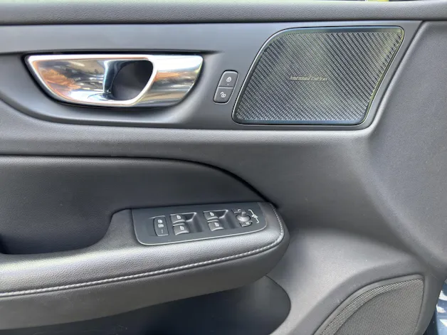 VOLVO V60 2.0 B3 Momentum