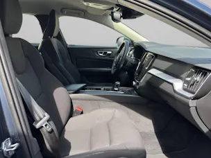 VOLVO V60 2.0 B3 Momentum