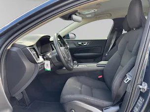 VOLVO V60 2.0 B3 Momentum
