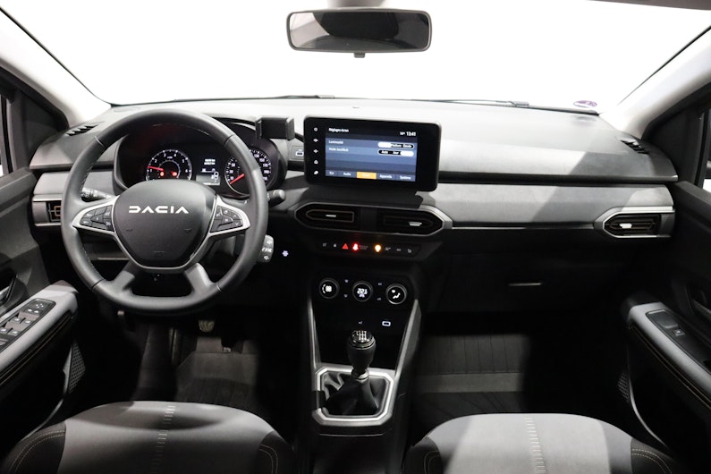 Vehicle image DACIA SANDERO