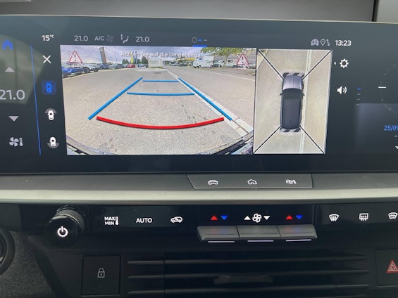 Vehicle image 12 Vehicle image 12