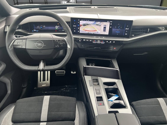 Vehicle image 8 Vehicle image 8