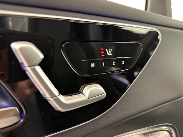 Vehicle image MERCEDES-BENZ GLC 220