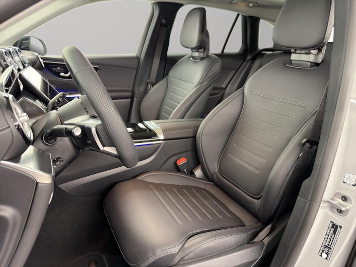 Vehicle image MERCEDES-BENZ GLC 220