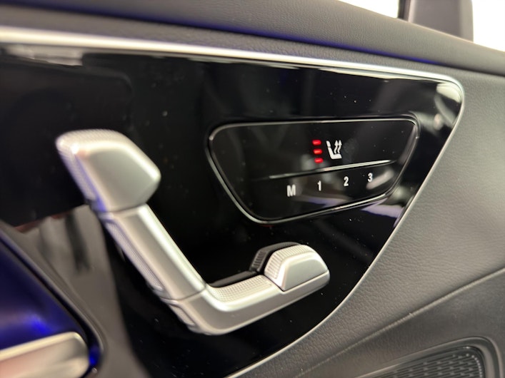 Vehicle image MERCEDES-BENZ GLC 220