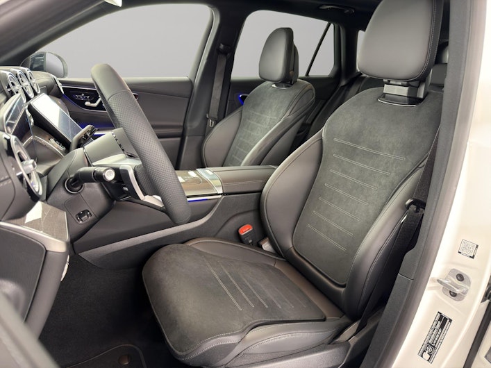 Vehicle image MERCEDES-BENZ GLC 220