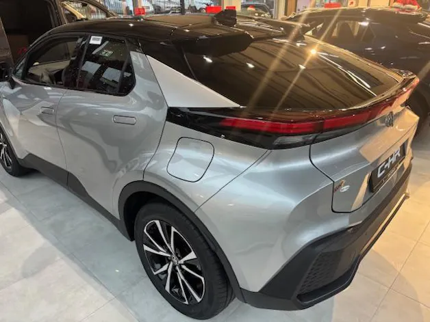 Toyota C-HR 2.0 PHEV Swiss Edition