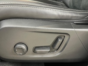 Vehicle image VOLVO XC40 1.5 T5 TE R-Design