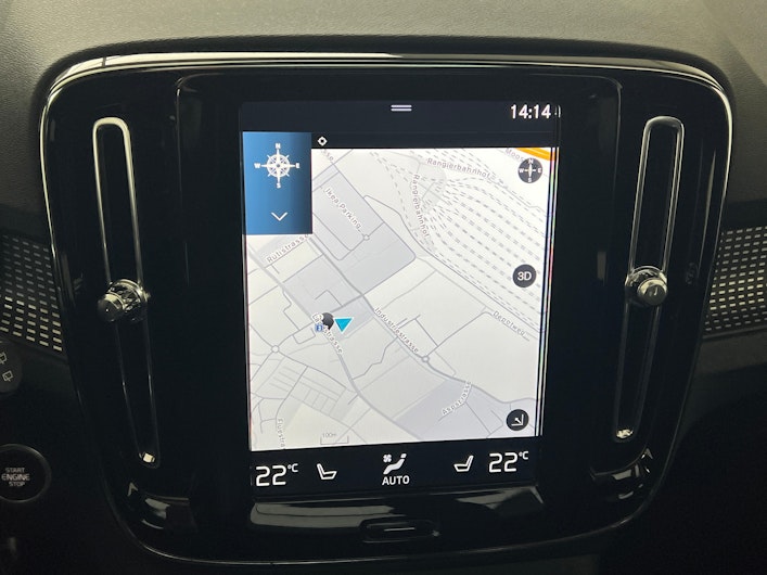 Vehicle image VOLVO XC40