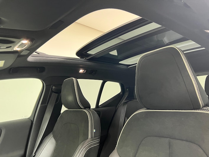 Vehicle image VOLVO XC40