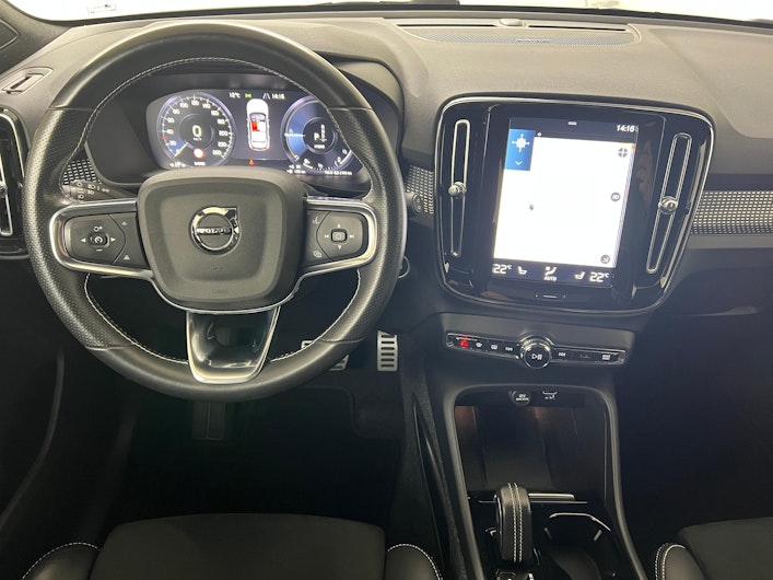 Vehicle image VOLVO XC40