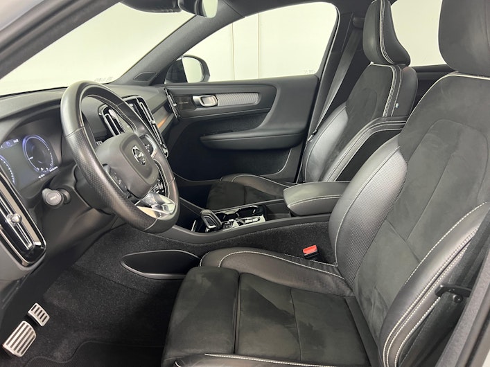 Vehicle image VOLVO XC40