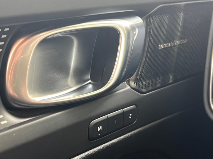 Vehicle image VOLVO XC40