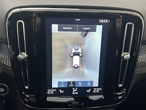 Vehicle image VOLVO XC40 1.5 T5 TE R-Design