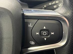 Vehicle image VOLVO XC40 1.5 T5 TE R-Design