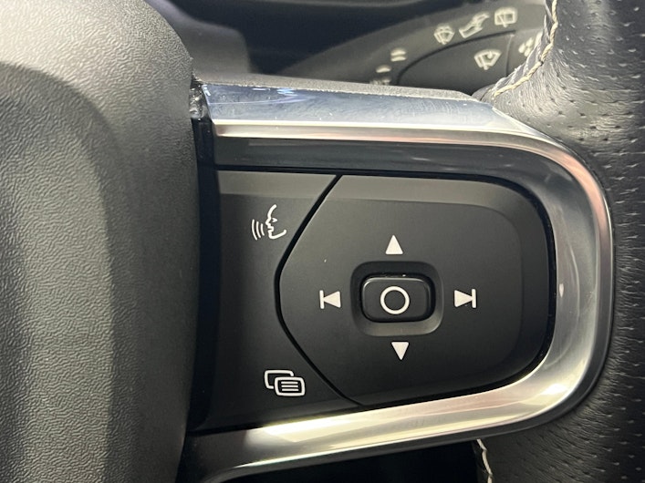 Vehicle image VOLVO XC40