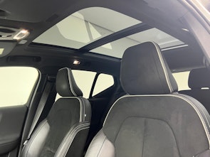 Vehicle image VOLVO XC40 1.5 T5 TE R-Design