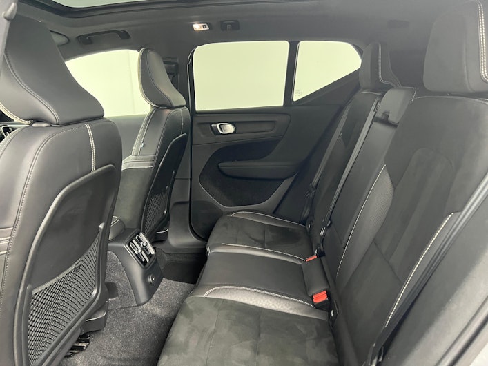 Vehicle image VOLVO XC40