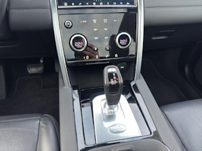 Vehicle image LAND ROVER Discovery Sport 2.0 TD4 180 SE