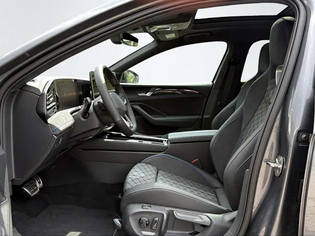 VW Passat Variant 2.0 TDI R-Line DSG 4motion