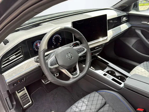 VW Passat Variant 2.0 TDI R-Line DSG 4motion