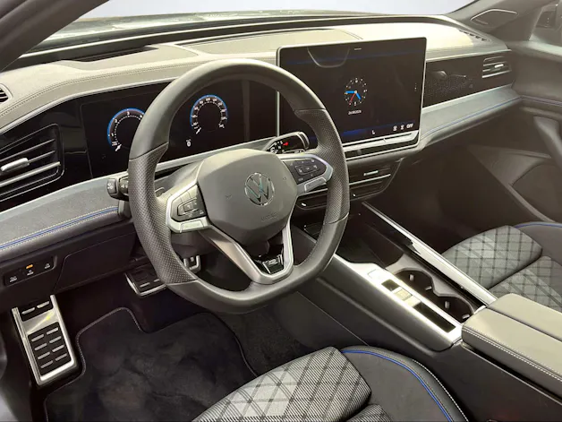 VW Passat Variant 2.0 TDI R-Line DSG 4motion
