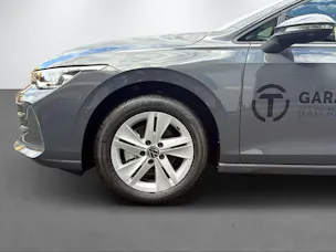 VW Golf VIII Variant 1.5 eTSI Life DSG