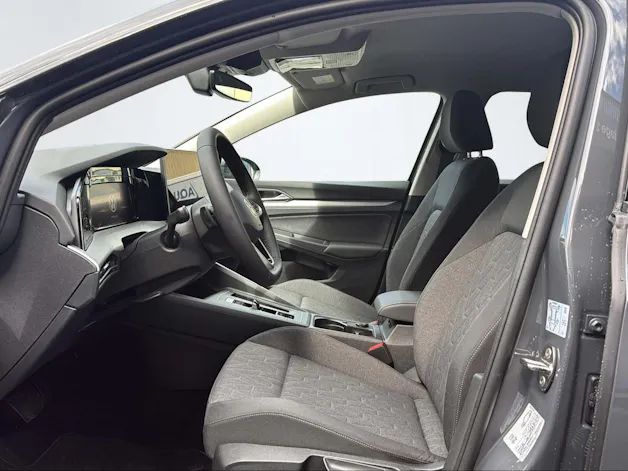 VW Golf VIII Variant 1.5 eTSI Life DSG