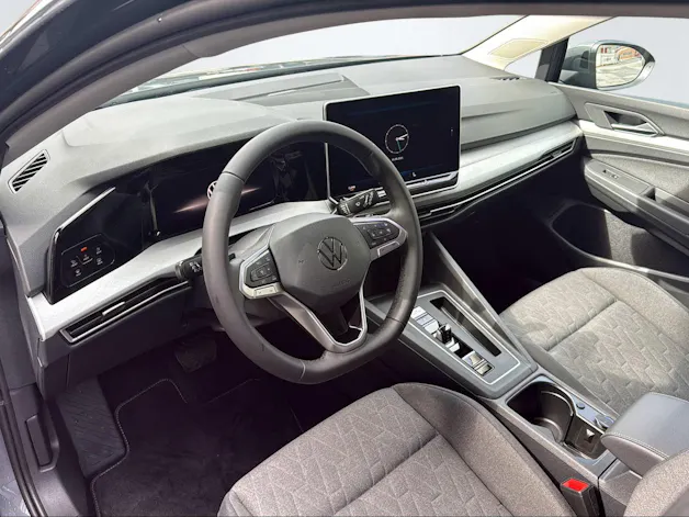 VW Golf VIII Variant 1.5 eTSI Life DSG