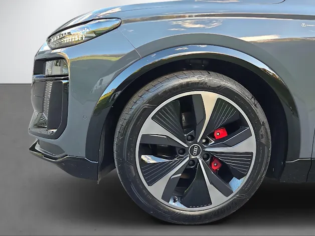 Audi Q6 e-tron quattro