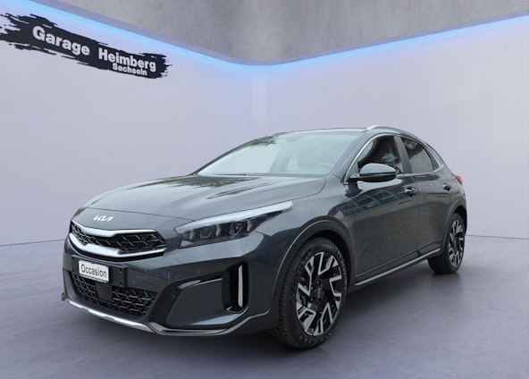 First vehicle image First vehicle image