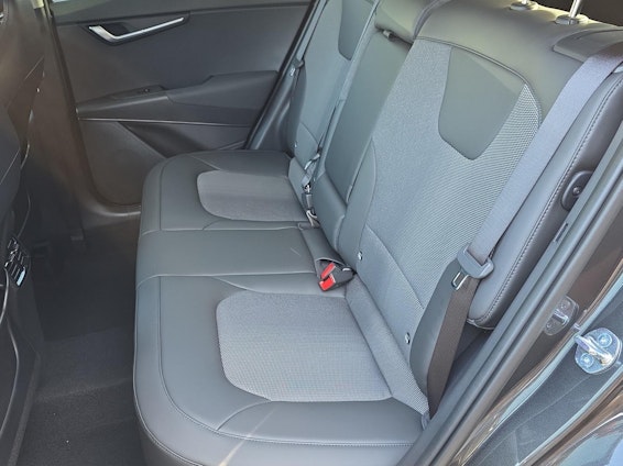 Vehicle image 9 Vehicle image 9