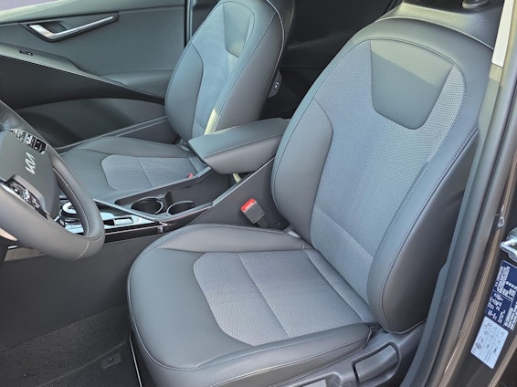 Vehicle image 8 Vehicle image 8